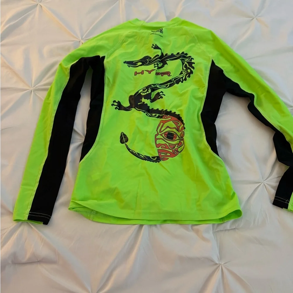 Hypr Hawaii Small Rash Guard - Picture 3 of 5